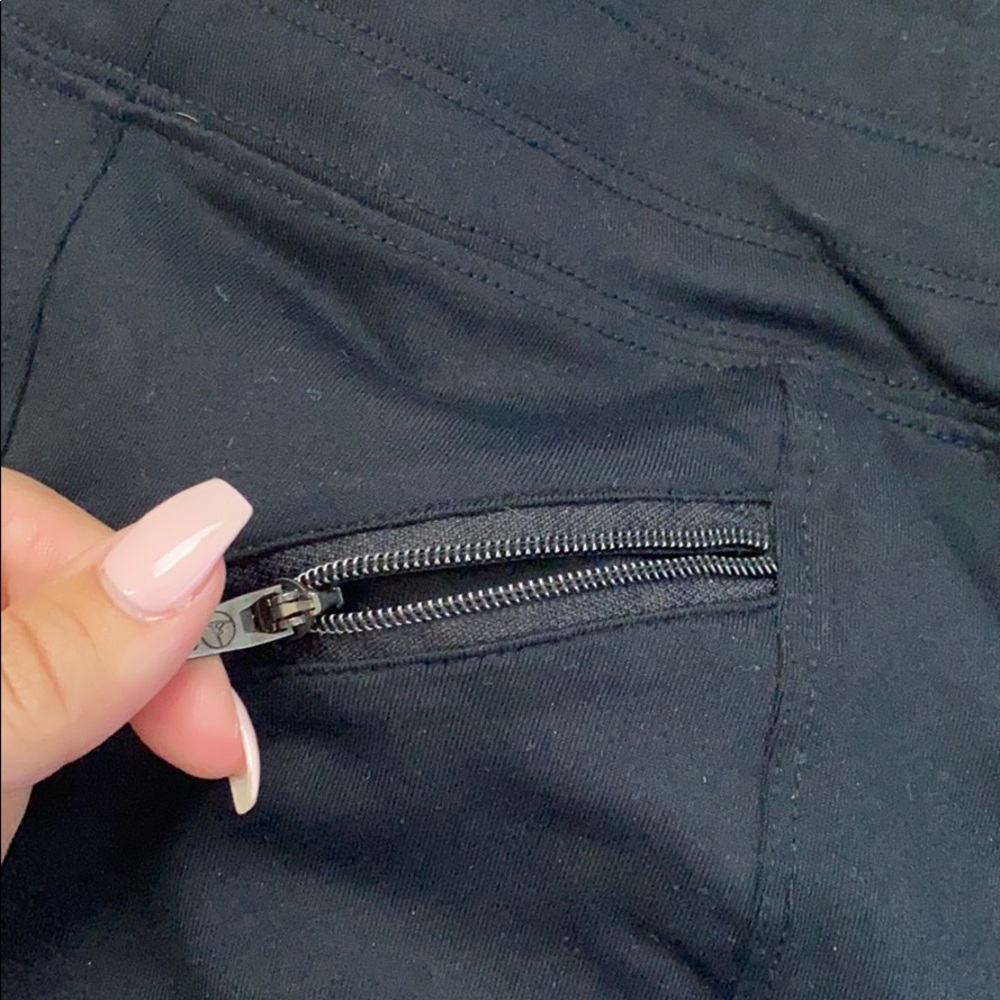 ACTIVE SHORTS - Picture 3 of 4
